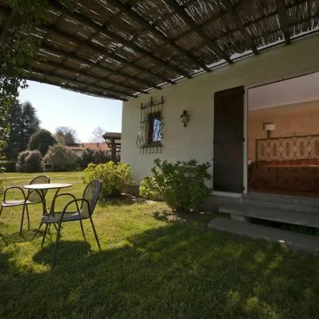Sleeps 8 Pool Air Con فيلة
