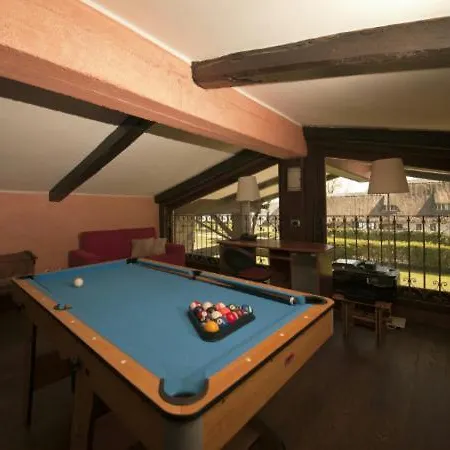 Sleeps 8 Pool Air Con لسا